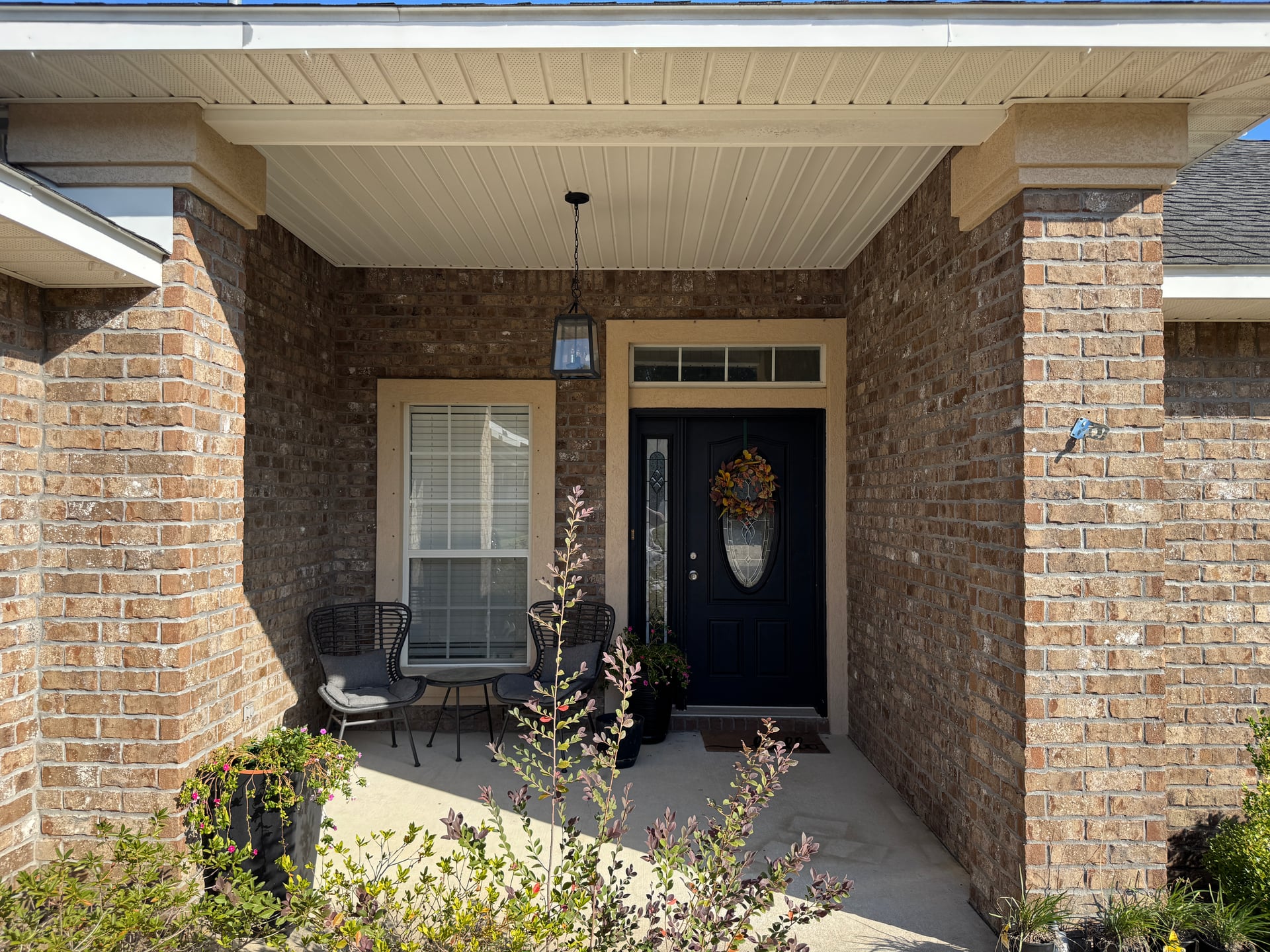 Front porch and entry of 5860 Arch Ave